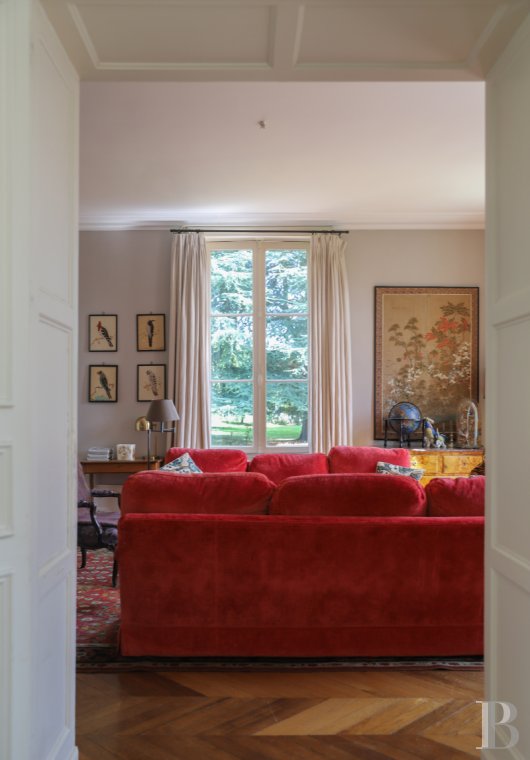 Dans le Perche, au nord-est de Bellême, une maison des 18e et 19e siècle au milieu de grands arbres  - photo  n°16